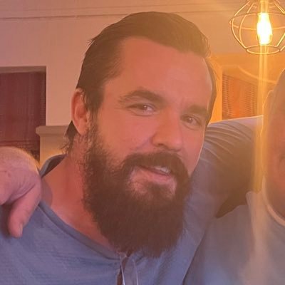 petebone0601's profile picture. Don’t let your past dictate who you are, but let it be part of who you become!!!! you do you and I’ll do me #MUFC #glazersout #ggmu