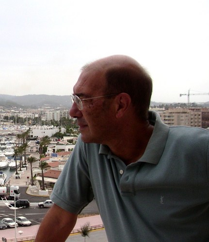 Ingeniero de Caminos y Sociologo. Consultor en ingeniería y economía ambiental, especializado en transporte y medio ambiente.