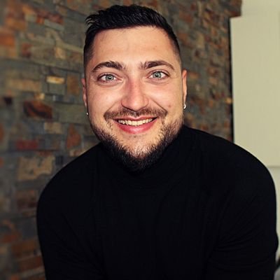 Escritor, apasionado de las letras y la literatura.
Siempre hay un hueco para ti en mis novelas. Coge y llévate lo que necesites.
https://t.co/hapc9bytbj