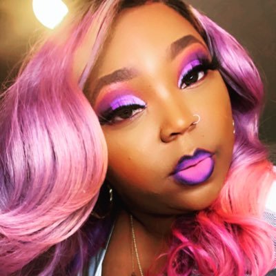 Licensed Cosmetologist, Singer, Makeup Artist & overall Hustla ‼️ My kids mean the🌎 to me. PS…🗣MY BROTHER WILL SMOKE ALL YOU BATTLE RAP NIGGAS 🙅🏾♀️🧢
