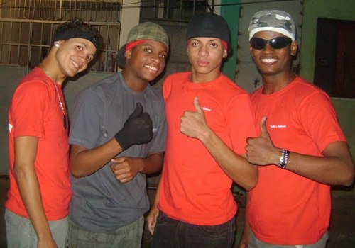 OS PRETENDENTES GRUPO DE FUNK LOCALIZADO BAIRO DE COLEGIO VEM CONTAGIANDO E ANIMANDO A TODOS ONDE PASSA COM CARISMA,TALENTO E HUMILDADE.