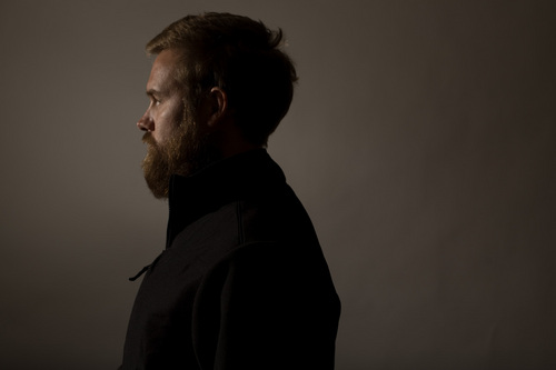 crisgaret's profile picture. I stare at a screen and push buttons.