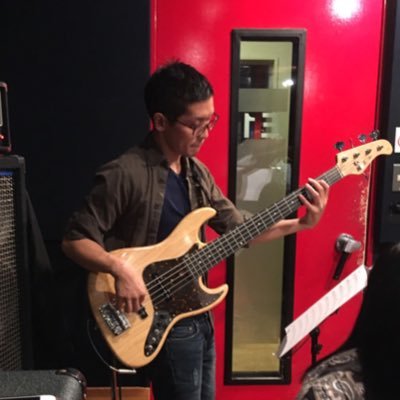 ベース弾いてたりしましたし、最近は神田の音STAGEでよくベース弾いてます! 不定期セッション会“Urban Rock Session” 主催 @URsession22 国立音楽院教務