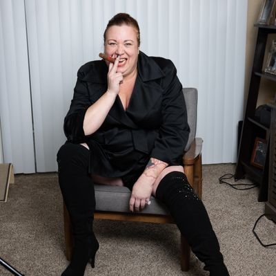 #feminist, #submissive,#author, #performer, #blogger
 Host of Fat Chicks On Top #podcast
https://t.co/HghL1IVvaB
https://t.co/1PPaHKf6W9 
pronouns: