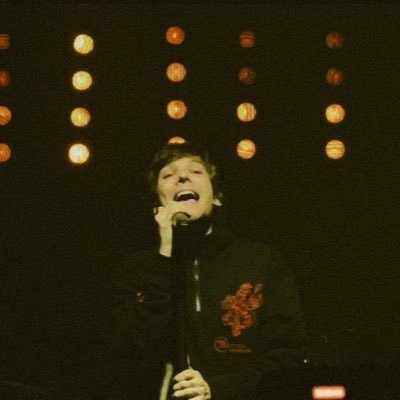 one direction stan ❤️🔥 || I see Louis on March 6th 😭💗