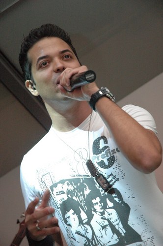 nallo_guitar's profile picture. NALLO, vocal da Conexão Estrangeira!!! uhuhuh