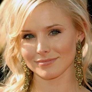 the team of Kristen Bell the most beautiful girl in the world. Krisren is so beautiful and lovable and just a wonderful person