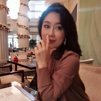 Live a simple life and cultivate a rich spirit!!!Sharing nice things with friends🌚 미소를 유지하다 😊
