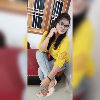 तुम्हारे सपने तुम्हे ही पूरे करने होंगे।।ना ही हालात तुम्हारे हिसाब से होंगे ना ही लोग।🥰🥰