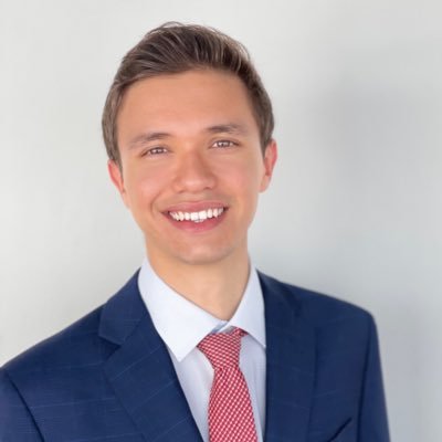 Consultor, graduado en IGE en EDEM y profesional comprometido con la mejora de nuestra sociedad mediante el voluntariado y la política. 🤩
