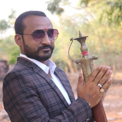 यदा यदा हि धर्मस्य जील निरभवति भारत अब्द्युत्म धर्मस्य तदात्मानं सृजाम्॥ परित्राणय साधुं विनशाय चा दुस्कृतम। धर्मसंस्थापनार्थय संभवमि युगेयुगे।