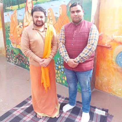 Mohitkhokhar6's profile picture. भाग्य से कह दो अकेला नहीं हूँ मैं,
प्रार्थनाओं का काफिला चलता है मेरे साथ!!