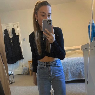 Mollyhiggginson's profile picture. 