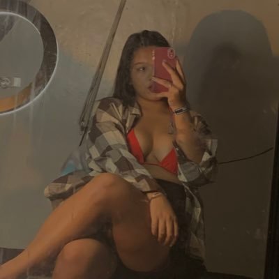 jrmncy's profile picture. pebble's