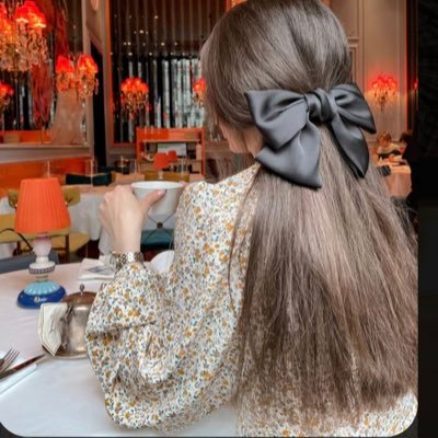 «كلما أحسنت نيتك، أحسن الله حالك وكلما تمنيت الخير لغيرك أتاك الخير من حيث لا تحتسب!». للعابرون من هنا صلوا عليه وسلموا تسليما💕~