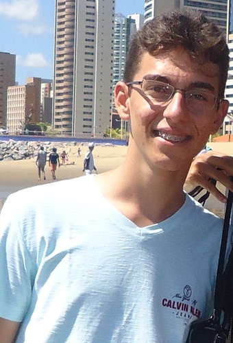 Um jovem sonhador avulso em espaço, território e paisagem. Futuro sociólogo.
