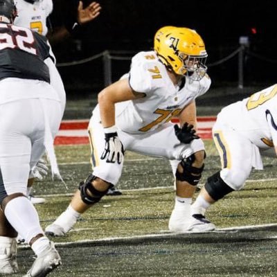 Whitmer high school ‘24 | OG/OT | Long Snapper and Short Snapper | 6’5 275lbs | 3.4 GPA | Track and field Thrower