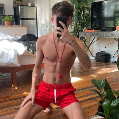 The hottest twink on TWITTER! Follow for more 😈