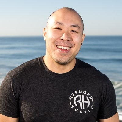 Founder of Refugee Hustle & Kaizen Closing 🌱
Tweets on YT Creator Business, Lifestyle Design, & Self Actualization
Over 3K+ read my newsletter (see below) 👇