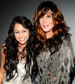 ✔ Verified | Everything about Cher and Miley!

Follow: @cher | @mileyrcprivate | @MileyCyrus | @TheTschennyLove | @MilkKnNnHoneYy | @sweetJCmiley