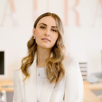 Bissonnettejade's profile picture. Présidente Fondatrice Agence AURA Social inc. ✨ Marketing numérique