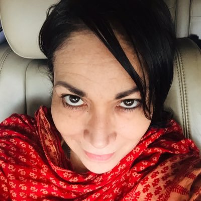 Rukmini_Mijares's profile picture. Libre pensadora, amante de  los gatos y del café,  este es mi rinconcito secreto para liberar mi mente y dejar flotar los pensamientos