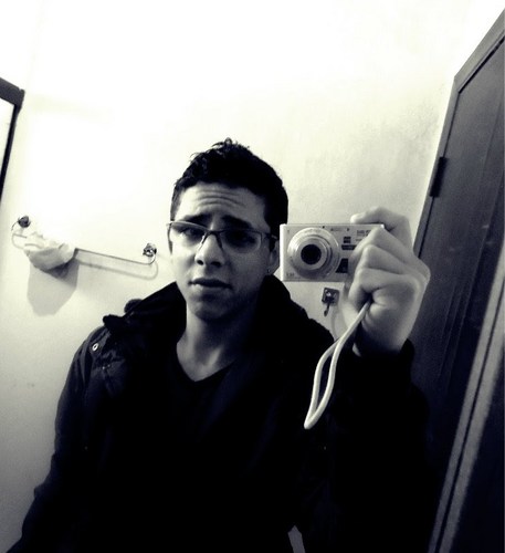 17 anos,Corinthiano roxo,Rock,Sertanejo universitario,Coca cola,Rufles,Trakinas,Computador e Ps3..O resto só seguindo ;)