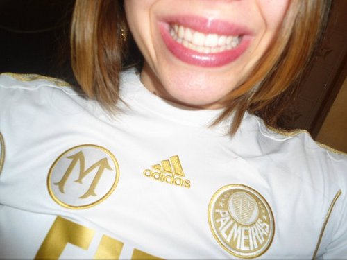 valbressanin's profile picture. Palmeirense fanática, futura publicitária, praticante de Muay Thai, ama sertanejo, baladeira,  animada, bagunceira e leonina.