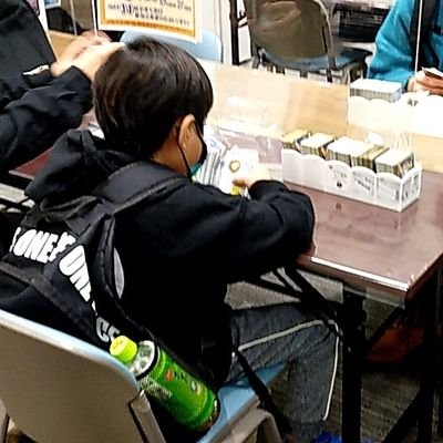 プレイヤー名
トラファルガーロー 小学5年生
ポケモンカード ジュニア 日本1位を目指す！

CL福岡2022  BEST59位
シティリーグ    5位(予選4位通過) 
CL京都2023  BEST80位
シティリーグS2(ジュニア)　5位(予選3位)

ポケモンカード大好きな人
仲良くしてくださいm(_ _)m