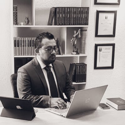 Socio Fundador en García De León, Rojas & Luna Villarreal | Abogado comprometido a ofrecer un nivel de ejercicio profesional de excelencia.