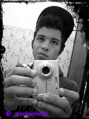 Sou Solteiro, respondo todas @Menções, Cara De Pau, #IndicoQuemMeSege #Fato, Skatista, vocalista da @bandaracy...s2