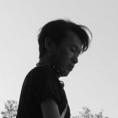 DJ。IT系勤務:2012年6月に左被殻出血の脳出血を発症し、右片麻痺。昔、神戸キング&クイーン、神戸マハラジャのDJ、他多くのクラブ・DISCOに在籍。発症前は水に携わる仕事で図面を描いていました。猫好きです。今でも時々DJ出演しています。愛猫ネオは2022.12お別れ