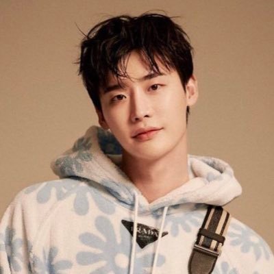 Fan account of Lee jong suk | finding besties | i follow all ljs fans 🥰