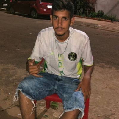 o menor que acha que é de maior e pode fazer oque bem entende