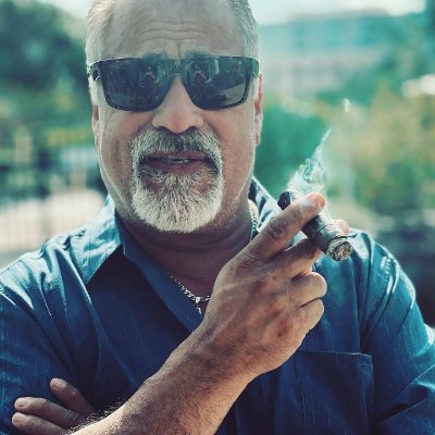 Realtor, Cigar Smoker in Tampa enjoying everything Florida. Work with me at LPT Realty for off-market deals #Supernatural #WhiteSox #Cigars #NikiIceJewelry