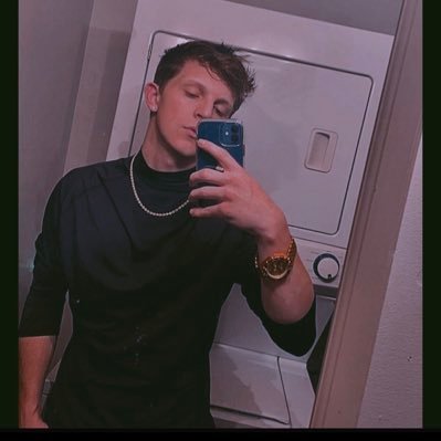 coleton_day0's profile picture. Entrepreneur/Trader💰📈