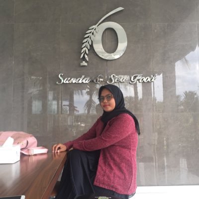 Raniherlani2's profile picture. bersenang-senang