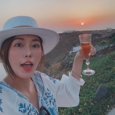 Amityhappy's profile picture. Positive and upward