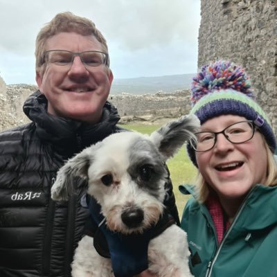 Bachgen o Faesyfed yn byw yn Sir Gaerfyrddin 🏴