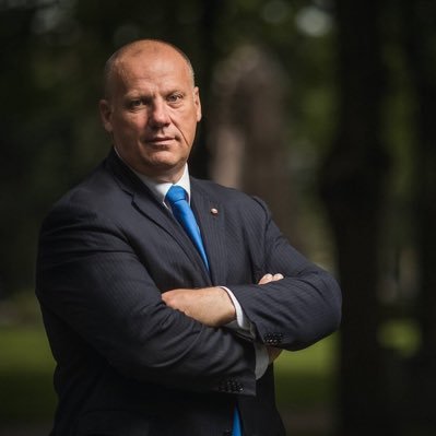 13. Saeimas deputāts,  LR Aizsardzības ministrs 2015-2019 🇱🇻