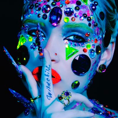 Celebrity Makeup Artist & Glitter Witch @DebraMacki’s #SalemMA Studio. Luxury Makeup  for events, tv, film, photoshoots, & classes for makeup artists.