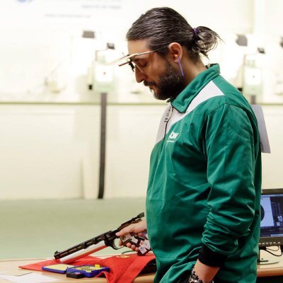 🇪🇸 Deportista de tiro olímpico. Trabajando duro para ser el 🥇
🇬🇧 Air pistol shooter. Working hard to become 🥇
🎯🔫 #Mejias_Shooter #Mejias_Training