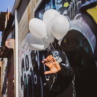 I throw parties, sell shoes, detail cars, make graphics & date your mother 🧘🏾 | @wishyouslid