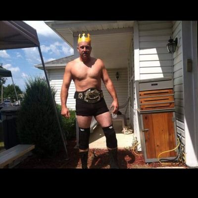 32joeyv's profile picture. Just a small town girl living in a lonely world