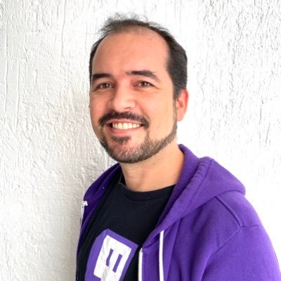 ¡Morelense, zurdo, cinéfilo crónico, Strategy Client Manager en @Twitch melómano, amo los tacos, los viajes y le hago a la docencia!