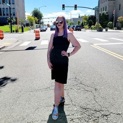 Shirleyque1992's profile picture.