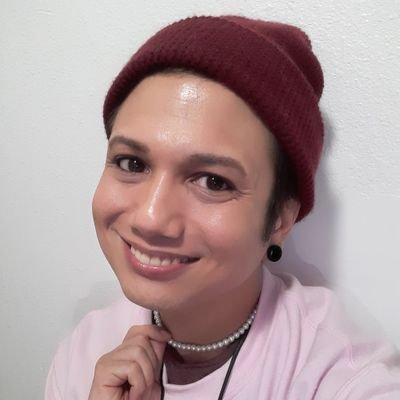 jamesembrace's profile picture. Leftist/Socialist | Post-Genderist | Musician | Redditor | YouTube Binger | Gamer | Foodie | Fucking Stereotype