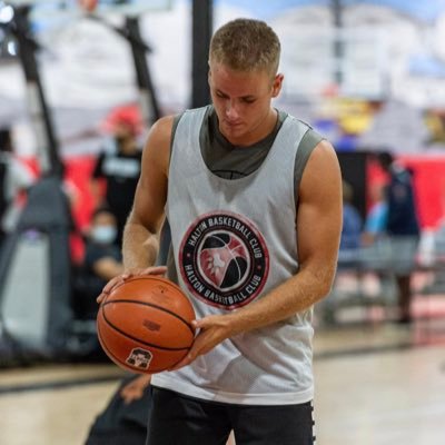 lucas_cino's profile picture. 