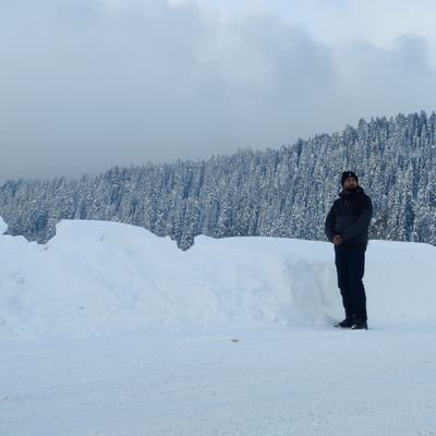 iamtaahir's profile picture. Simple as summer....