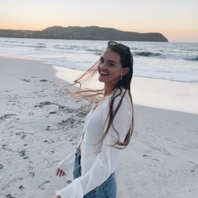 jackiegraceee's profile picture. JL (she/her)